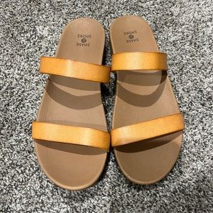 Shade & Shore sandals - size 7 - light brown